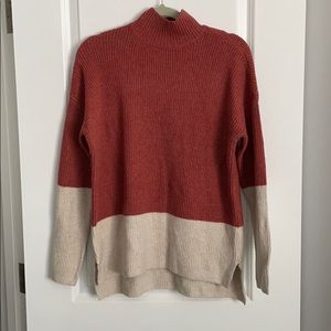 NWT Olive+Oak color block turtleneck